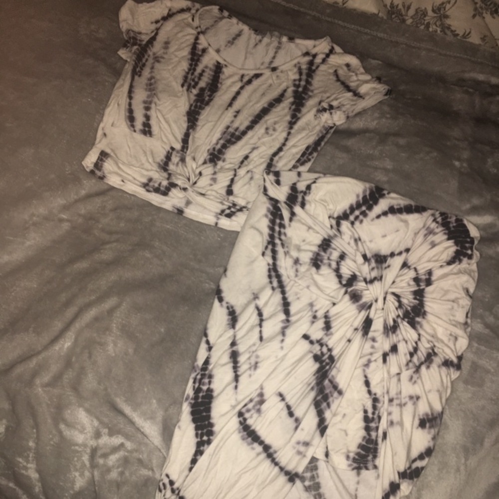 Crop top and skirt (Matching set)